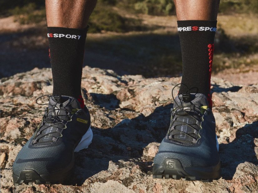 COMPRESSPORT Běžecké ponožky PRS V4.0 TRAIL - Barva: Černá-červená, Velikost: T2