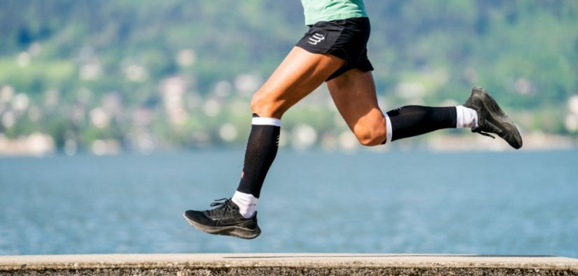 COMPRESSPORT kompresní návleky R2 3.0 - Barva: Černá, Velikost: T3